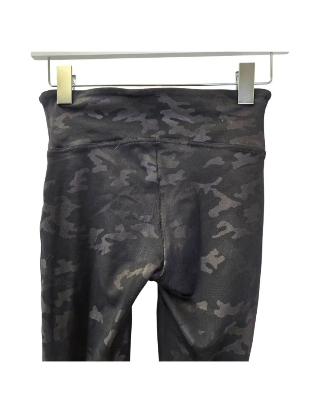 Spanx Look at Me Now Shiny Metallic Camouflage Print Leggings Size Medium